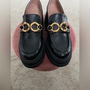 Circus by Sam Eldelmen